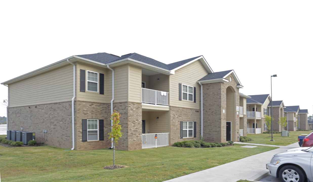 Airway Ridge Apartments in Louisville, TN - Building Photo