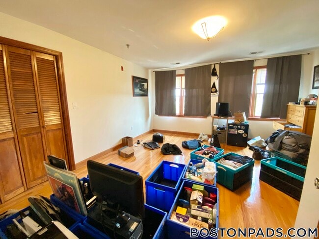 102 Allston St in Boston, MA - Foto de edificio - Building Photo