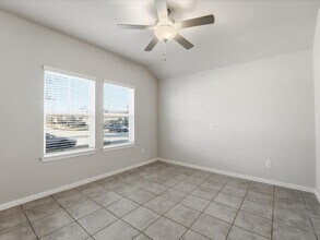 10105 Waterwall Ln in Texas City, TX - Building Photo - Building Photo