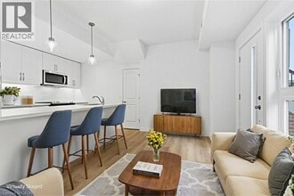 70 Kenesky Dr in Hamilton, ON - Building Photo - Building Photo