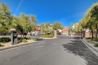 3736 Lodina Ct in Las Vegas, NV - Building Photo - Building Photo