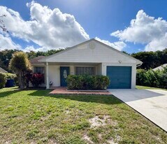 1156 Grandview Cir in Royal Palm Beach, FL - Building Photo