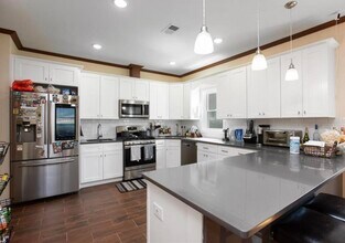 86 Oak St in Jersey City, NJ - Building Photo - Building Photo