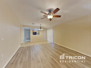 1523 Hawkwolf Creek in San Antonio, TX - Building Photo - Building Photo