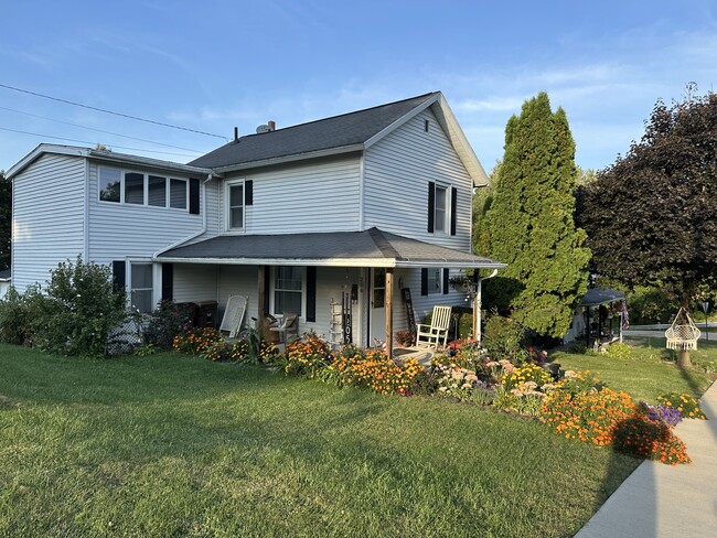 property at 206 E Washington St