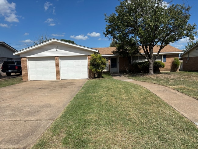 property at 513 Carlyle Dr