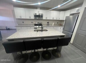 6902 S Angora Loop Ave in El Paso, TX - Building Photo - Building Photo