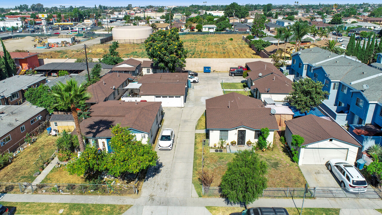 7031 Chanslor Ave in Bell, CA - Building Photo