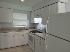 5440 Eleventh Ave in Ft. Myers, FL - Building Photo - Building Photo
