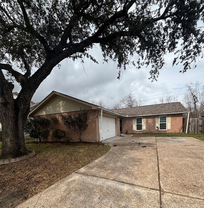 property at 2908 Sandpiper Dr