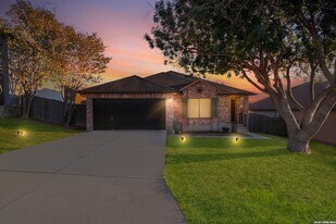 7910 Chestnut Barr Dr in Converse, TX - Building Photo