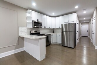 2817 N Talman Ave in Chicago, IL - Foto de edificio - Building Photo