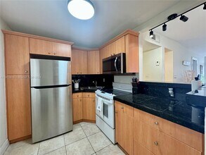 910 Jefferson Ave, Unit 4C in Miami Beach, FL - Building Photo - Building Photo