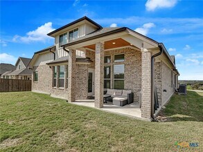 1701 Meadow Crest in Salado, TX - Foto de edificio - Building Photo