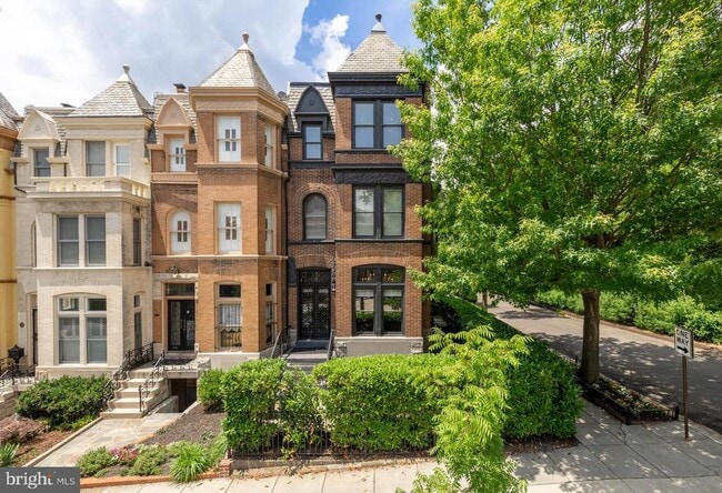 property at 2200 Decatur Pl NW