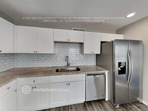 1713 Lewis Trail in Grand Prairie, TX - Foto de edificio - Building Photo