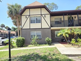 3100 Sir Hamilton Cir in Titusville, FL - Building Photo