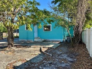 1504 E 33rd Ave in Tampa, FL - Building Photo - Building Photo