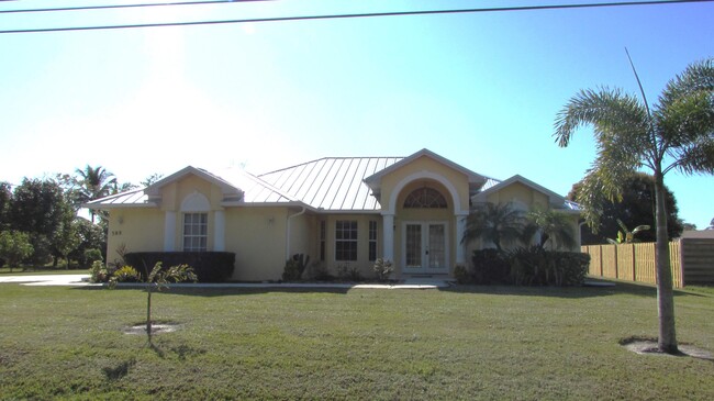 388 SW Paar Dr in Port St. Lucie, FL - Building Photo - Building Photo