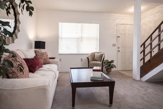 Santa Fe Trace Apartments in Gainesville, FL - Building Photo - Interior Photo