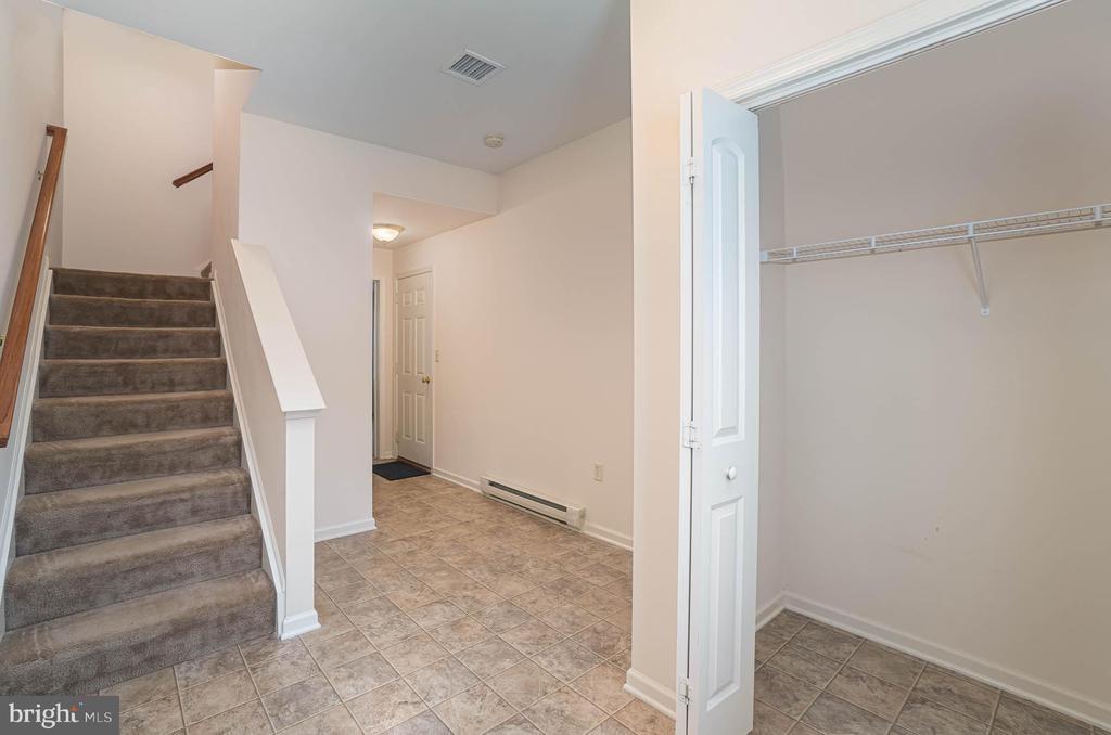 6383 Creekbend Dr in Mechanicsburg, PA - Building Photo