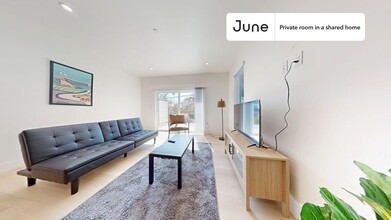 Private bedroom in 4 bed/3 bath Home in Los Angeles, CA - Building Photo - Building Photo