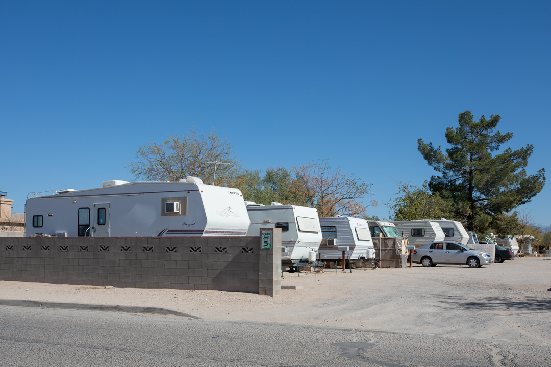 5755 S Fontana Ave in Tucson, AZ - Building Photo