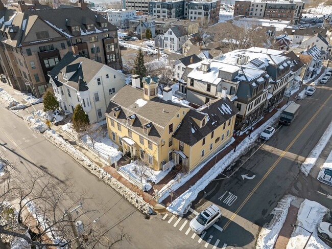 7 Islington St in Portsmouth, NH - Building Photo - Building Photo