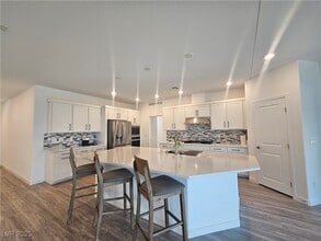 6516 Twin Brks Ave in Las Vegas, NV - Building Photo - Building Photo