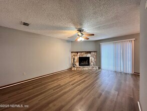 1114 W Romaine Cir in Jacksonville, FL - Building Photo - Building Photo