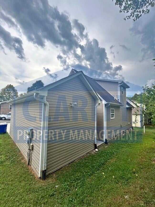 1945 Harle Ave NW in Cleveland, TN - Building Photo - Building Photo