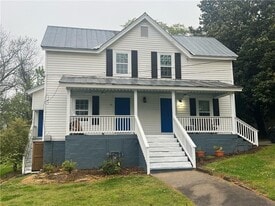 21 Quarry St in Gainesville, GA - Building Photo