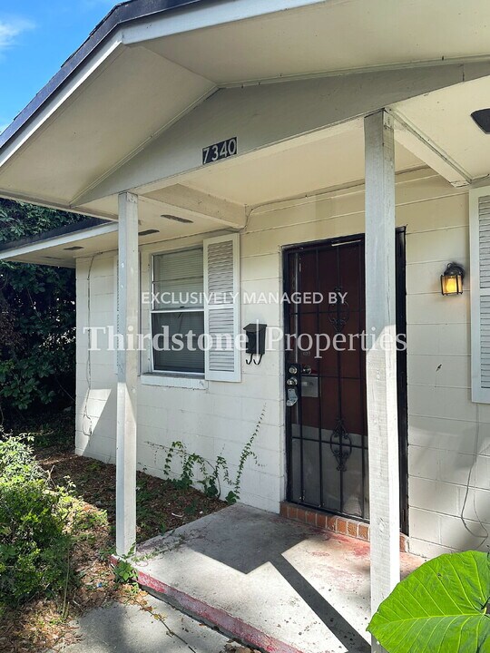 7340 Linda Dr in Jacksonville, FL - Building Photo