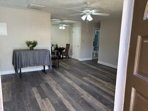 453 D St in Casselberry, FL - Building Photo - Building Photo
