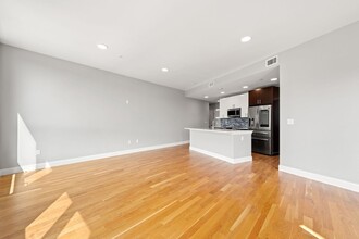 10 Taber St, Unit 207 in Boston, MA - Building Photo - Building Photo