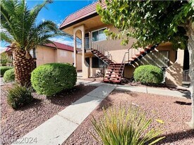 2920 E Siki Ct in Las Vegas, NV - Building Photo