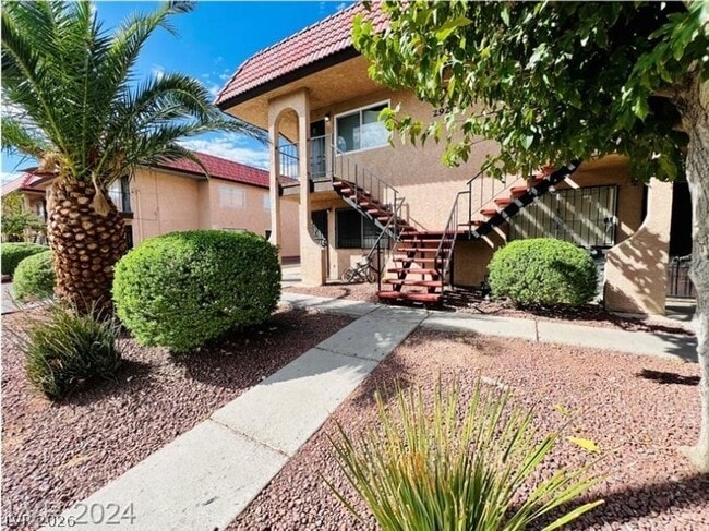 2920 E Siki Ct in Las Vegas, NV - Building Photo - Building Photo