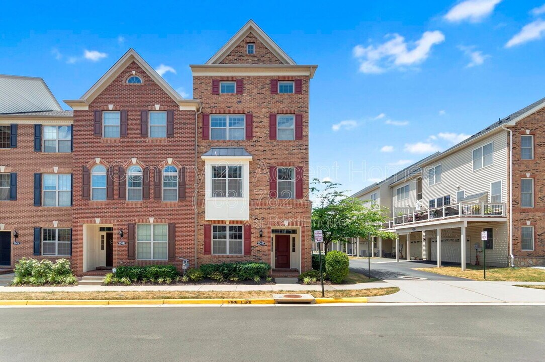 22447 Norwalk Square in Ashburn, VA - Building Photo