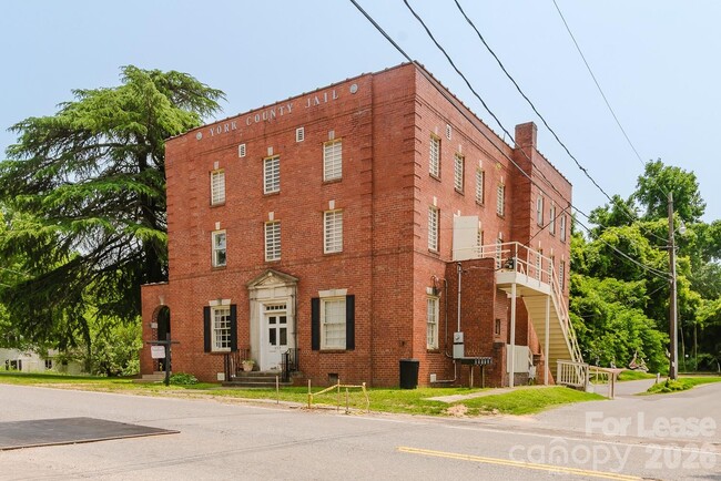 property at 203 W Liberty St