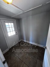 7154 Holiday Dr in Spring Hill, FL - Building Photo - Building Photo