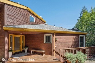 17389 Gehricke Rd-Unit -Unit A in Sonoma, CA - Building Photo - Building Photo