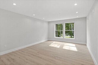 186 Bedford St in Lexington, MA - Foto de edificio - Building Photo