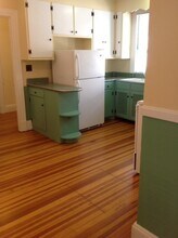 86 Lancaster Rd, Unit Second Floor in West Hartford, CT - Building Photo - Building Photo