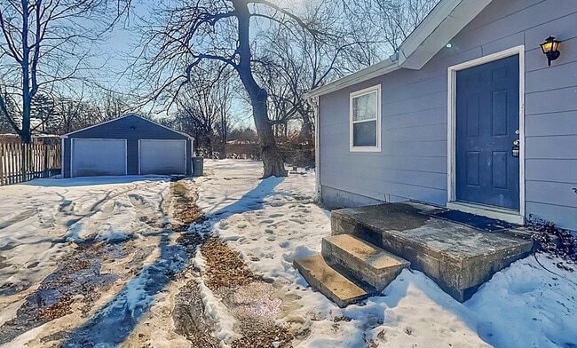 7109 E 14th St in Indianapolis, IN - Building Photo - Building Photo