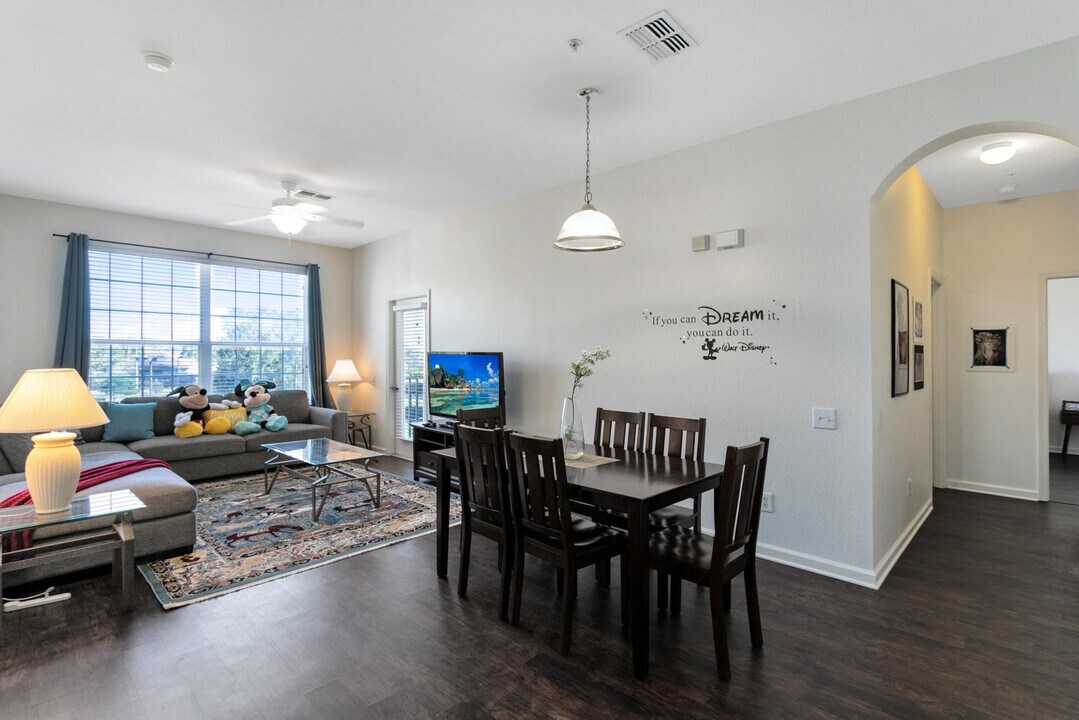 2303 Butterfly Palm Way in Kissimmee, FL - Building Photo