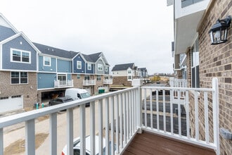 1985 Kingsley Cir in Northbrook, IL - Building Photo - Building Photo