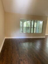 2440 NW 33rd St in Oakland Park, FL - Building Photo - Building Photo