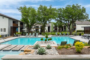 The Reid Apartments in Grand Prairie, TX - Building Photo