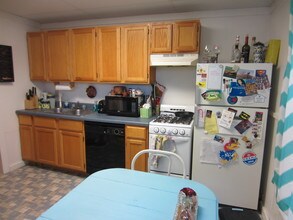 1324 Vermont St, Unit 3 in Lawrence, KS - Building Photo - Building Photo