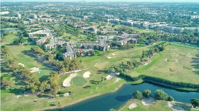 6301 N Falls Cir Dr, Unit 313 in Lauderhill, FL - Foto de edificio - Building Photo